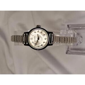 Vintage 1960s Waltham 17 Jewel Women's Watch - Wind Up-Working Great-Silver Dial